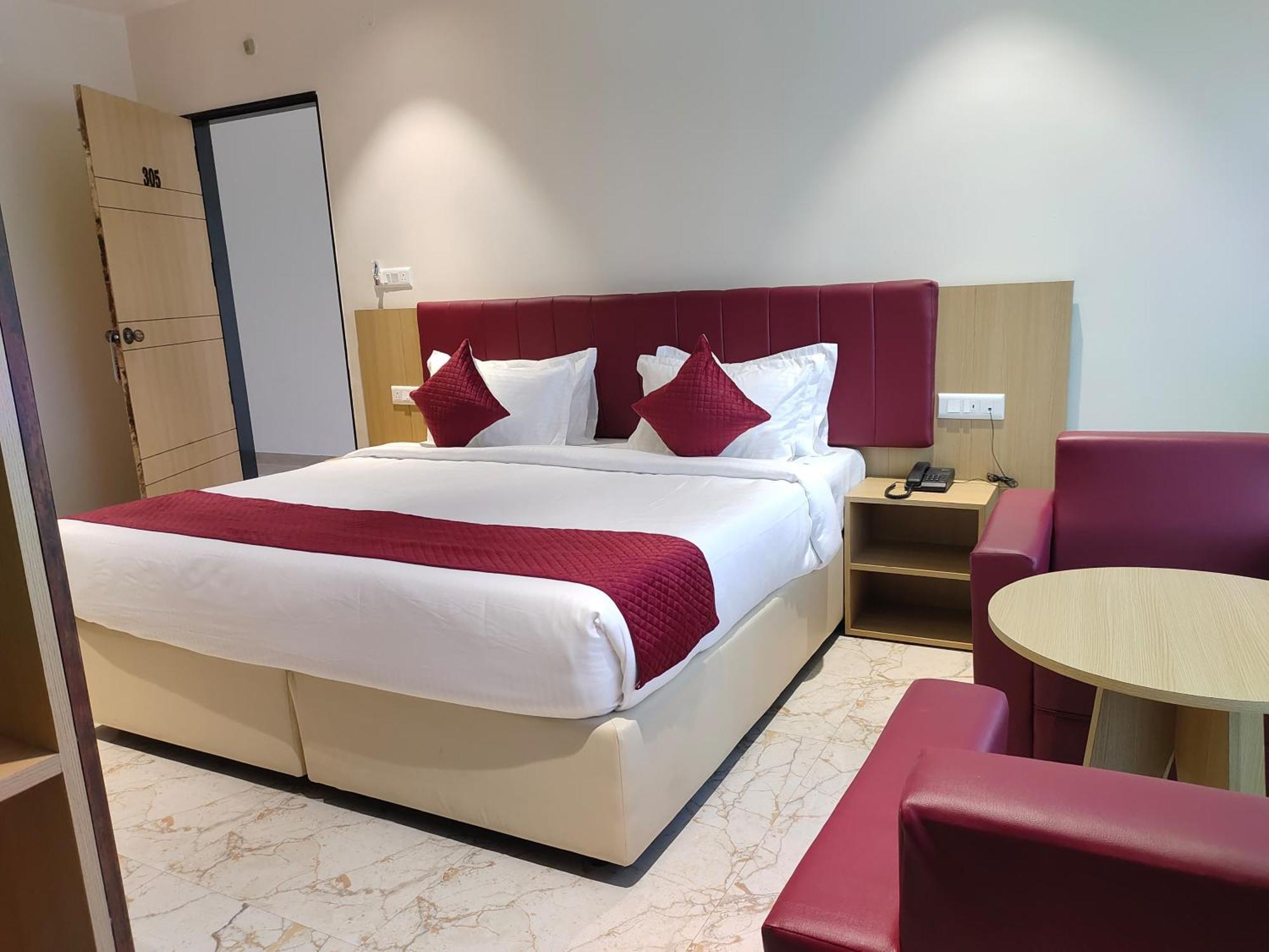 Hotel Meridian Blue Warangal Eksteriør bilde